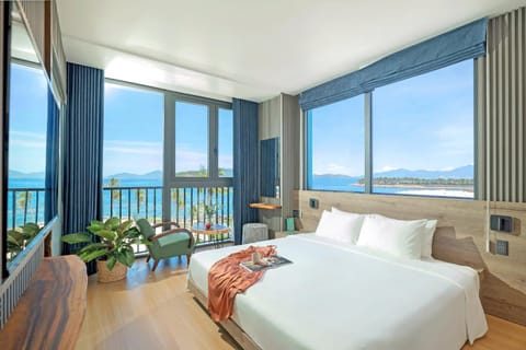 Photo of the whole room, Bedroom, Sea view