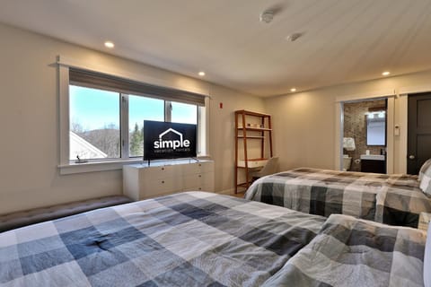 The Swirl Suite, Renovated 2RM-2BA Condo, Sleeps 6, Lift Ticket Deals House in Mendon