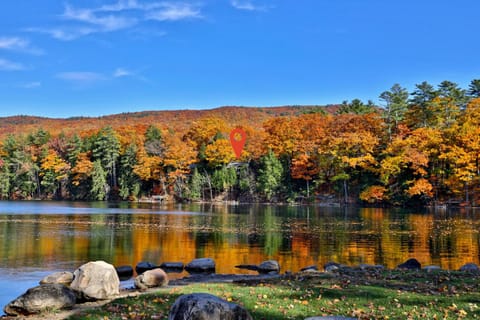 Lakeside Lodge at Fern Lake - 3BR, 1BA Waterfront with Dock House in Addison County