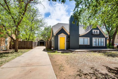 Brick Road Bungalow - TTU House in Lubbock