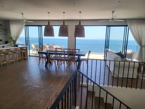 View (from property/room), Balcony/Terrace, Living room, Dining area, Sea view