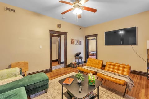 Chic STL Townhome Apartment in Tower Grove South