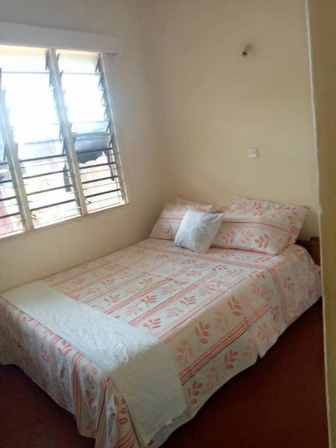 Malindi Central Area Apartment near Naivas and Beach Bed and Breakfast in Malindi