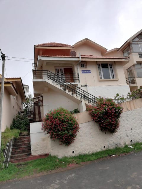 M R Cottage Bed and Breakfast in Kodaikanal