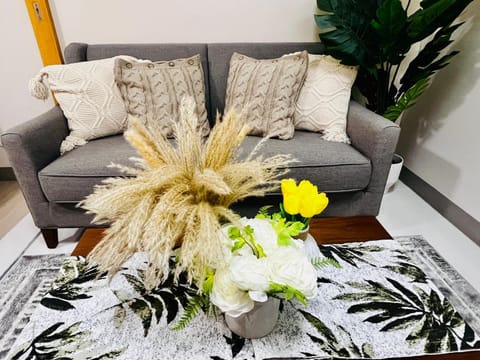 Living room, Decorative detail, Seating area