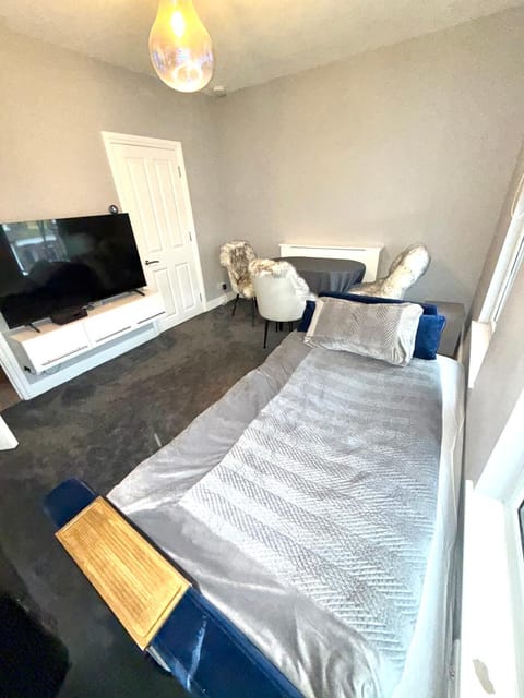 Greater London Getaway Apartment in Enfield