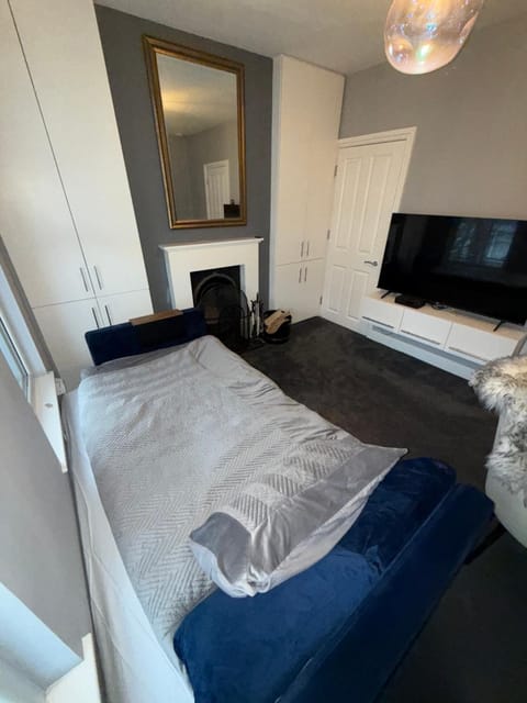 Greater London Getaway Apartment in Enfield