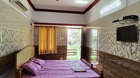 Nandhan Guest House Bed and Breakfast in Puducherry