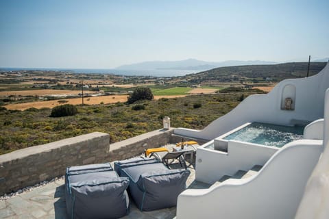 Day, Hot Tub, View (from property/room), Balcony/Terrace, Seating area, Mountain view, sunbed