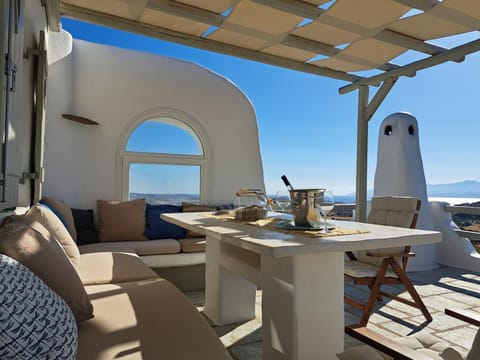 Patio, Day, Natural landscape, View (from property/room), Balcony/Terrace, Seating area, Mountain view