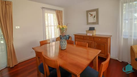 Dollarbird TreeTops Townhouse 511 House in Lake Macquarie