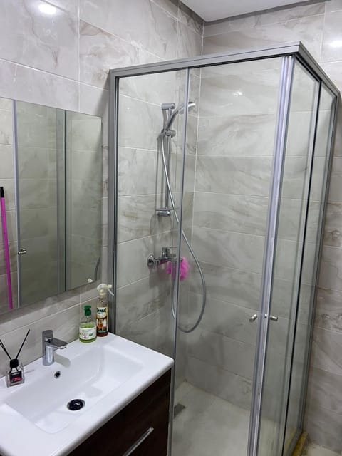 Shower, Bathroom