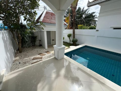 White Beach Pool Villa Villa in Pattaya City