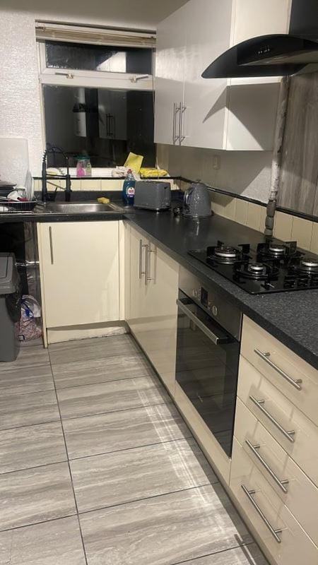 Fully Furnished double room with Living room Appartement in Romford