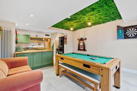 Hanham Homestead - Hot Tub Escape Villa in Bristol