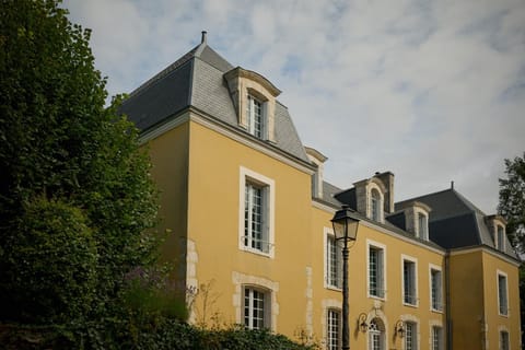 Property building, Day, Landmark view