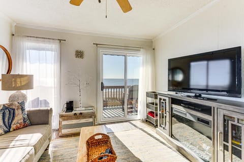 Walk to Pool and Shore Ocean Isle Beach Getaway! Apartment in Ocean Isle Beach