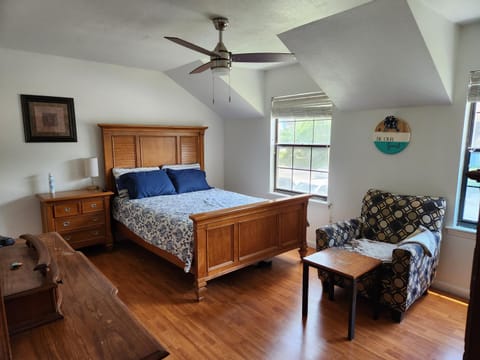 Bed, View (from property/room), Photo of the whole room, Seating area