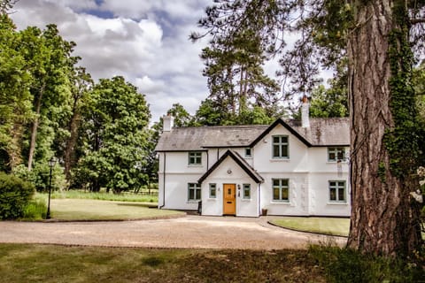 Benhams Country Cottage House in Wycombe District