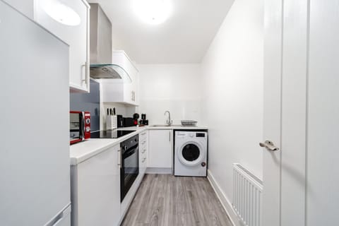 Whitchurch 2-bed Flat in Cardiff by InspoHome Apartment in Cardiff