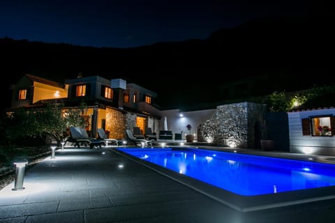 Patio, Night, Balcony/Terrace, Pool view, Swimming pool, Swimming pool