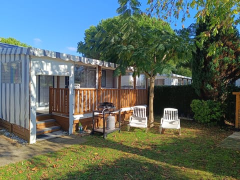 Patio, Spring, Garden, Dining area