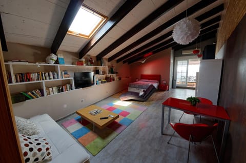 Day, Photo of the whole room