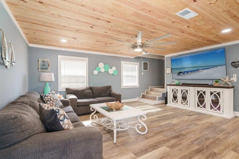 PCB Paradise - Top Unit House in Lower Grand Lagoon