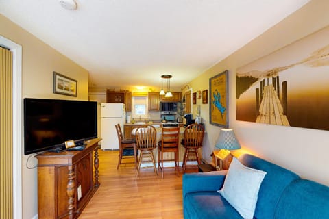 Misty Harbor Resort: Unit 208 Apartment in Gilford