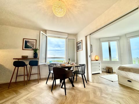 Dining area, Sea view