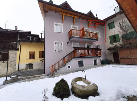 Property building, Winter, Balcony/Terrace