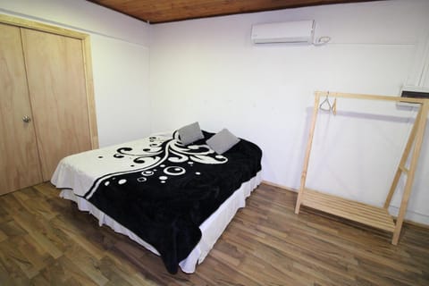 Bed, Photo of the whole room, Bedroom, air conditioner