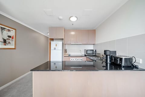 Spacious 1-Bed with City Amenities Apartment in Canberra