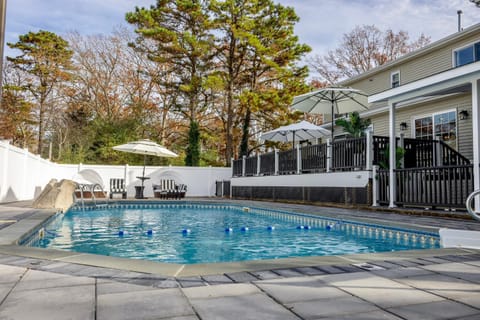 Patio, Day, Pool view, Swimming pool, sunbed