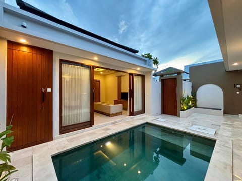 Patio, Pool view, Swimming pool