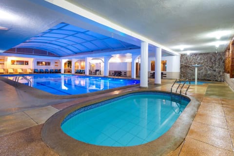 Pool view, Swimming pool, children, sunbed