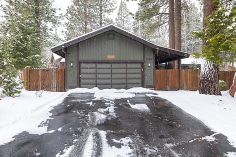 Property building, Natural landscape, Parking