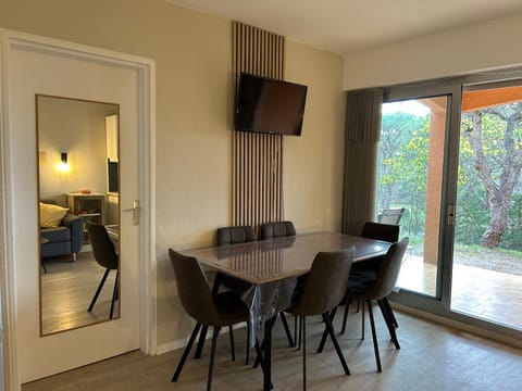 Appartement cote pinede 1 chambre Apartment in Saint-Raphael