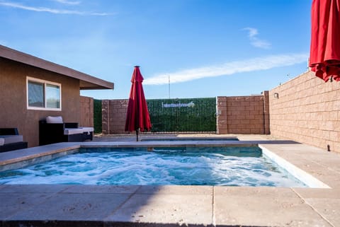 Havasu Desert Retreat on McCulloch House in Lake Havasu City