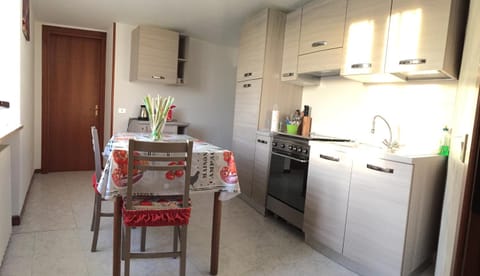 Appartamento giallo Apartment in Lake Garda