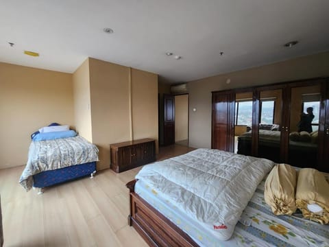 Penthouse Grand Setiabudi Apartment Bandung 250m by Ling-Ling Apartment in Parongpong