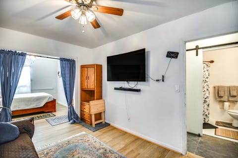 1 Mi to Dtwn Remote Work-Friendly Apt in Hampton! Apartment in Hampton