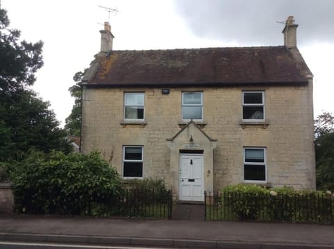 19th Century House Private Parking nr Painswick House in Stroud District