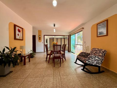 Casa contemporánea con alberca Apartment in Cuernavaca