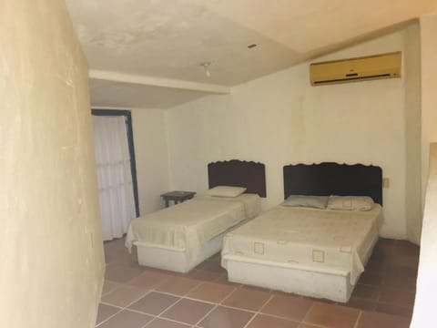 Bed, Photo of the whole room, Bedroom, air conditioner