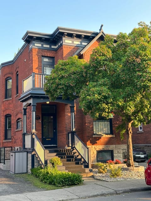 Property building, Street view