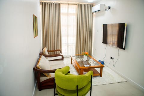 Communal lounge/ TV room, TV and multimedia, Living room, Seating area, Evening entertainment