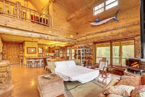 Fish, Boat and Hike Pet-Friendly Cabin in Arkansas House in Pike County