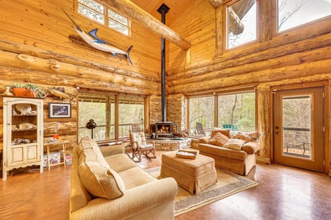 Fish, Boat and Hike Pet-Friendly Cabin in Arkansas House in Pike County