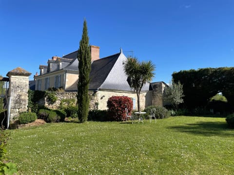 Manoir des Rosiers House in Gennes-Val-de-Loire